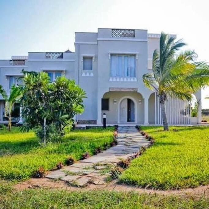White Villa - Paparemo Beach Watamu Buitenkant foto